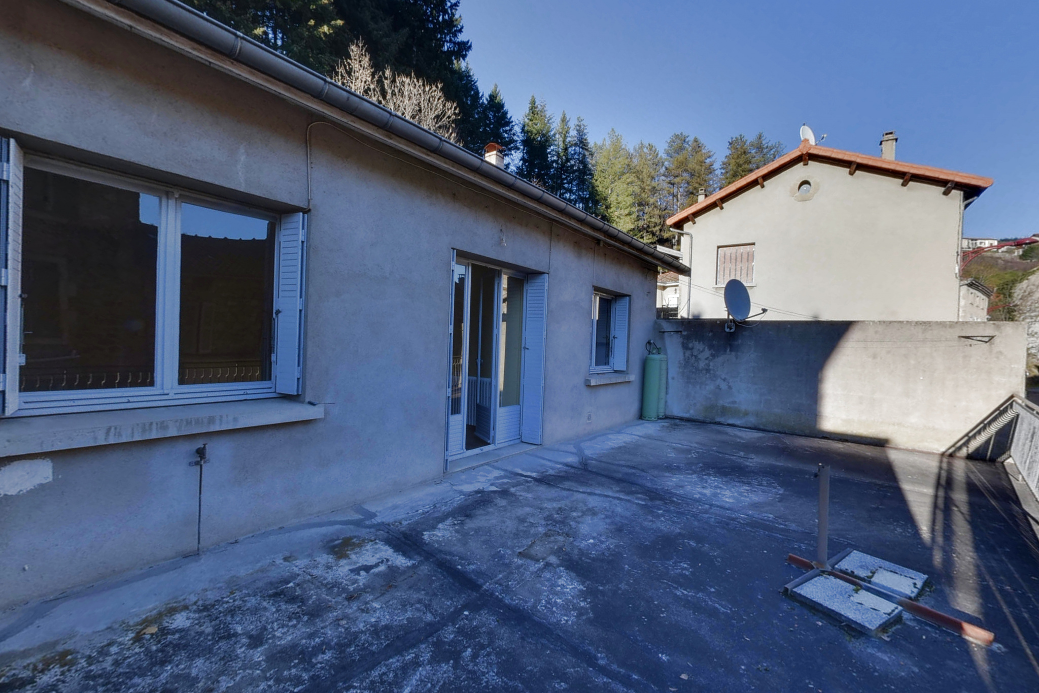À acheter à Saint-Martin-De-Valamas : maison avec terrasse